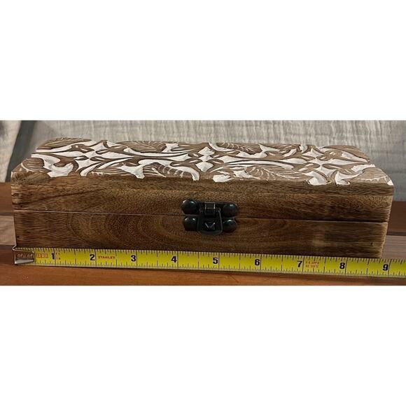 Hand Carved Wooden Trinket box - Picture 9 of 9